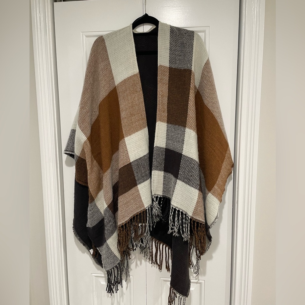Primark Women’s Colorblock Fringe Poncho Shawl